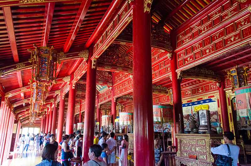 362 - Vietnam - Hue - Ciudadela Imperial - The Mieu - interior